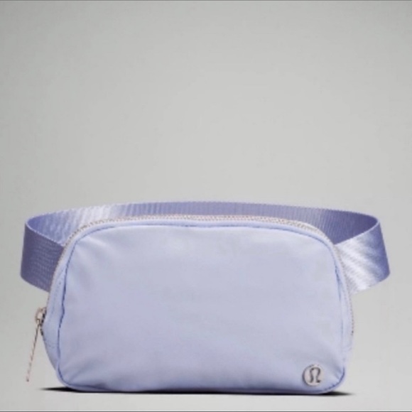 lululemon athletica Handbags - Lululemon everywhere belt bag - blue pastel